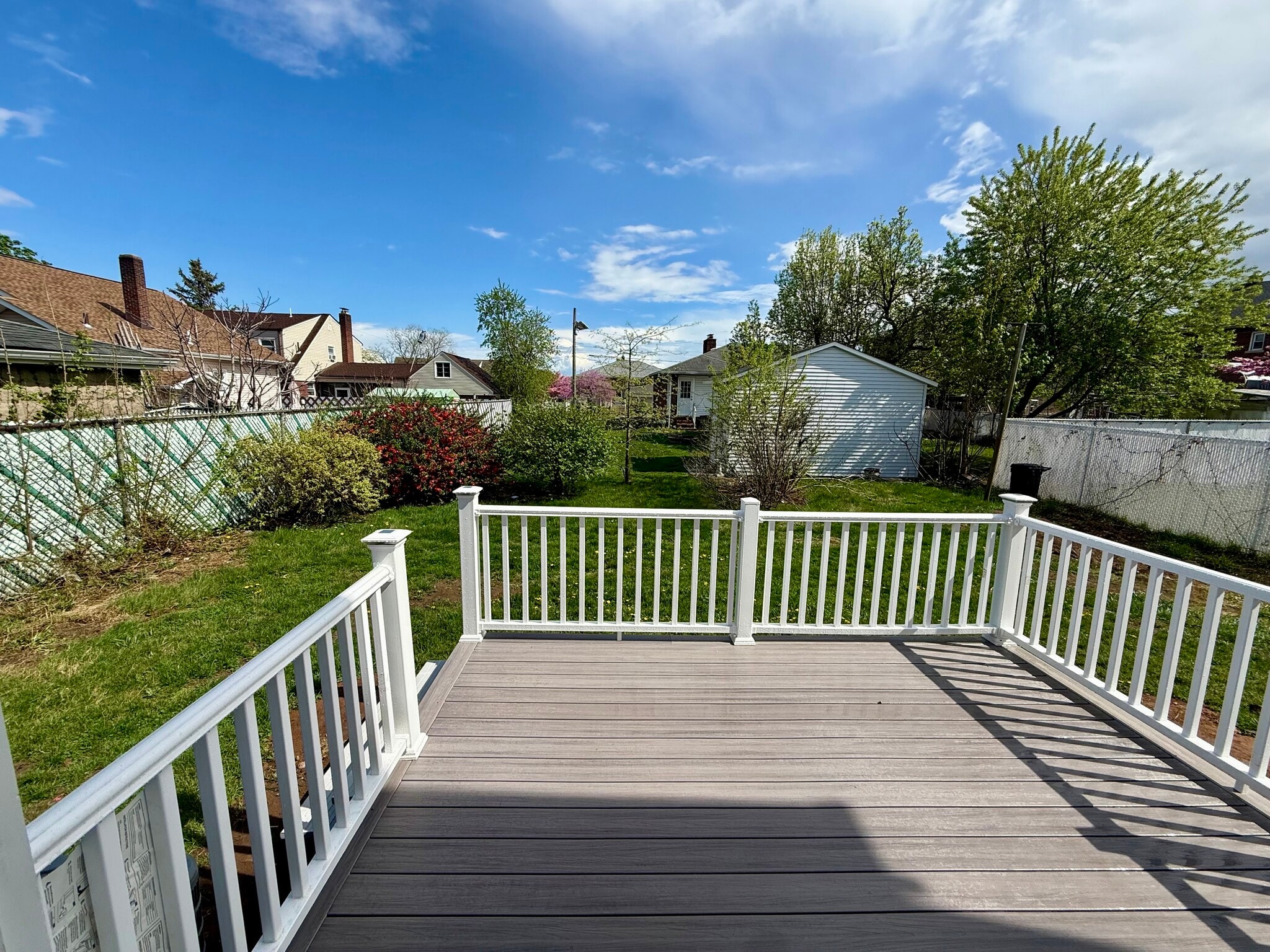 Building Photo - 13 Roosevelt Ave