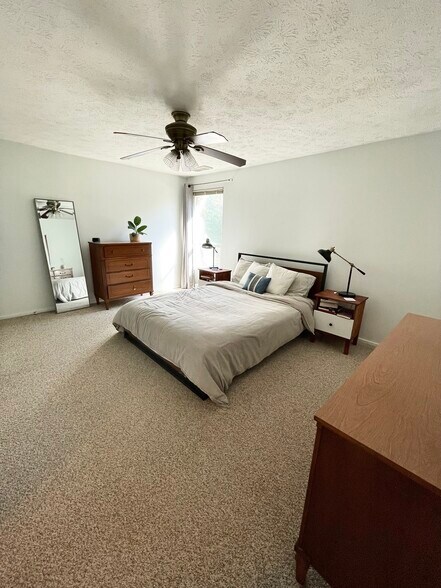 Building Photo - 114 E Ticonderoga Dr