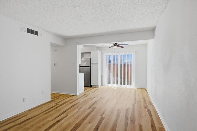 Building Photo - 2705 Windswept Cove