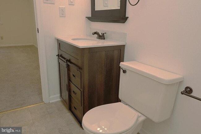 Building Photo - 72 5 Crown Royal Cir