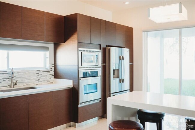 Building Photo - 2012 S 48th St