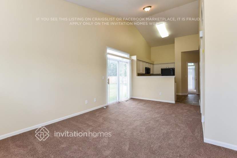 Building Photo - 631 Edward Dr