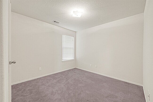 Building Photo - 2806 Morgensen Dr