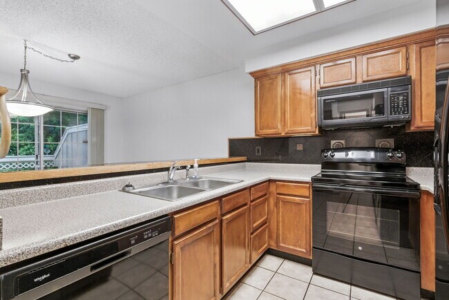 Building Photo - 9998 Grove St