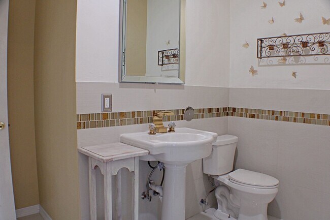 Building Photo - 6244 Kings Bridge Dr