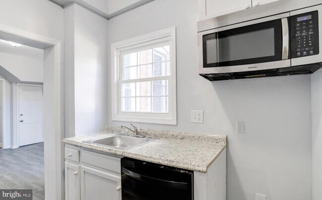 Building Photo - 3007 Oakley Ave