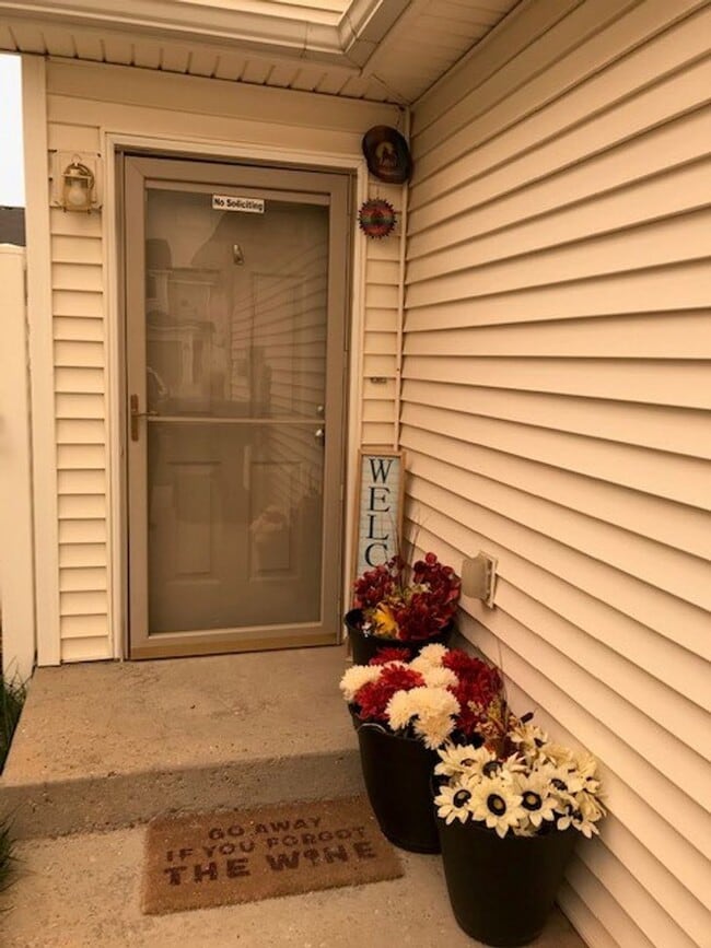 Primary Photo - 334 Arkel Way
