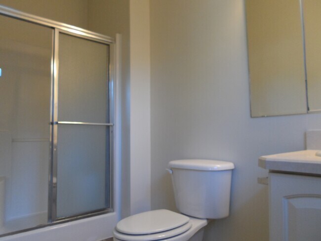 Building Photo - 1221 NW 35th Ave