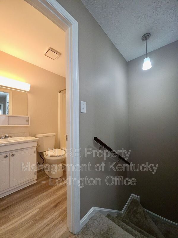 Building Photo - 3493 Sutherland Dr