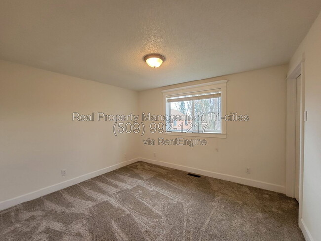 Building Photo - 249 Rachel Rd