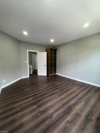 Building Photo - 108 4th Ave