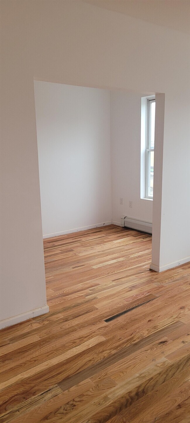 Building Photo - 500 Hawthorne Ave