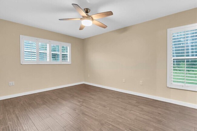Building Photo - 3203 Charter Club Dr