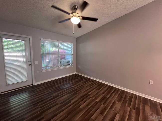 Building Photo - 8157 Heirloom Dr