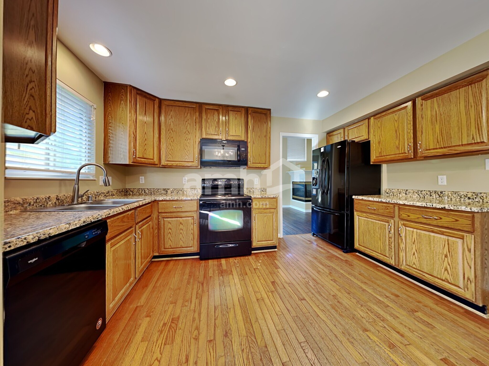 Building Photo - 823 Wingate Dr