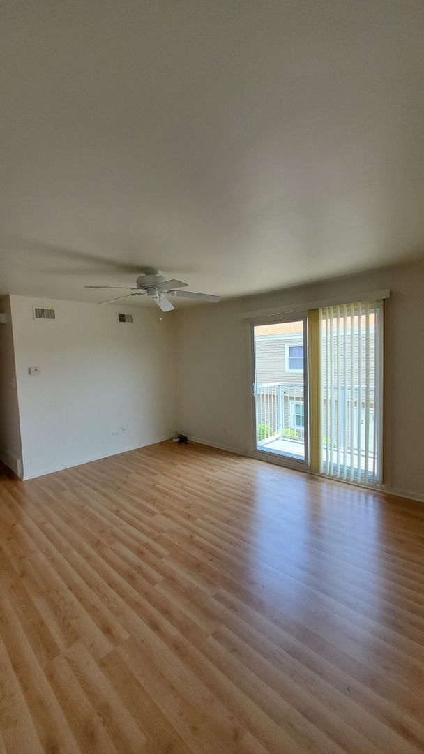 Building Photo - Tinley Park Condo