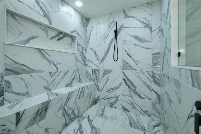 Building Photo - 2614 SE 12th Pl