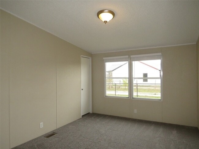 Building Photo - 2141 Crockett Rd