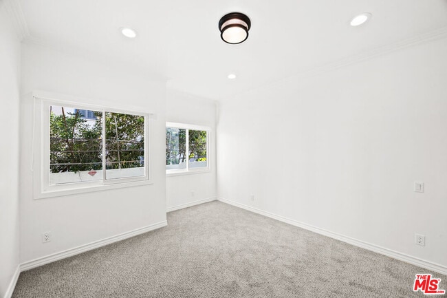 Building Photo - 502 Smithwood Dr