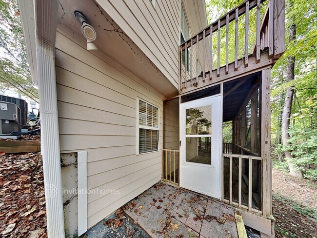 Building Photo - 2619 McGuire Dr