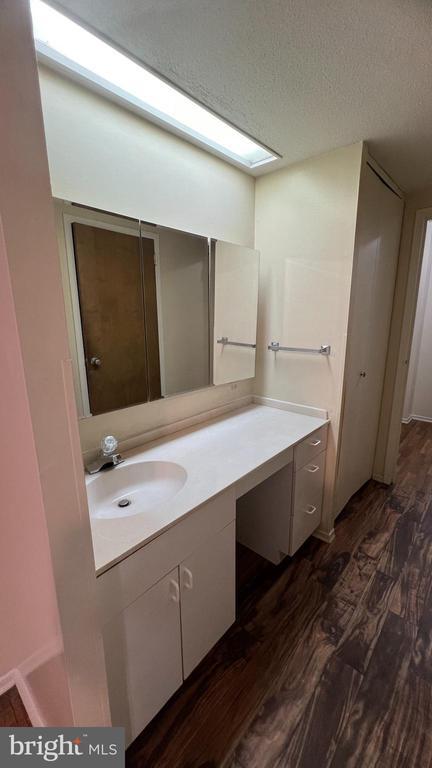 Building Photo - 100 West Ave