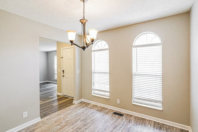 Building Photo - 379 Dorr Dr