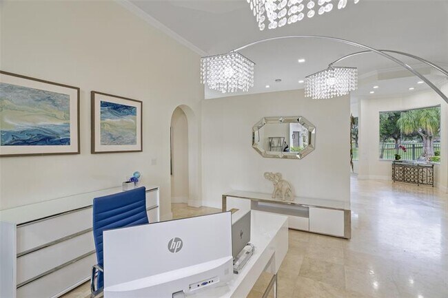 Building Photo - 2534 Golf View Dr