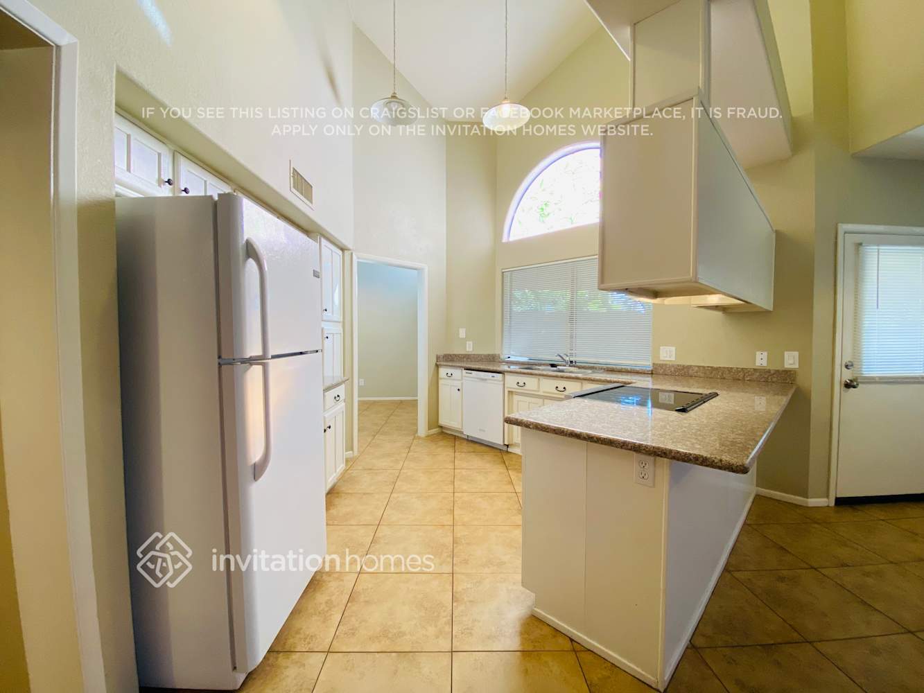 Building Photo - 953 E Manor Dr