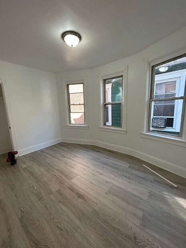 Building Photo - 350 Cleveland Ave