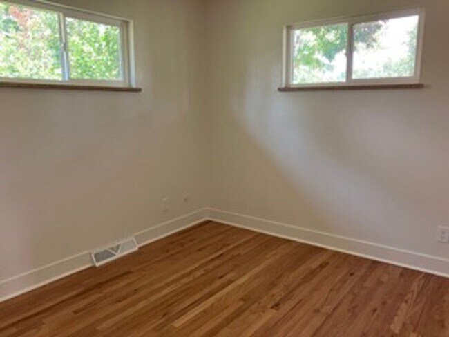 Building Photo - $300 OFF FIRST MONTH | Beautifully Renovated 3BR in Midtown Fort Collins