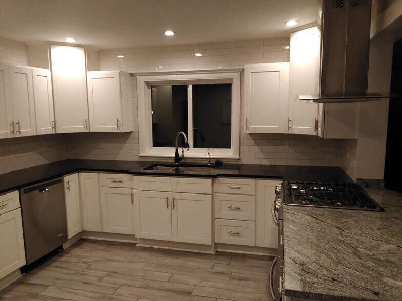 Kitchen - 46 W Parkwood St