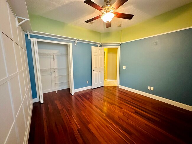 Building Photo - 17928 Timber View St