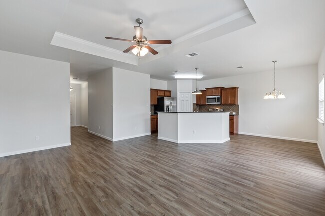 Building Photo - 8011 Fieldstone Dr