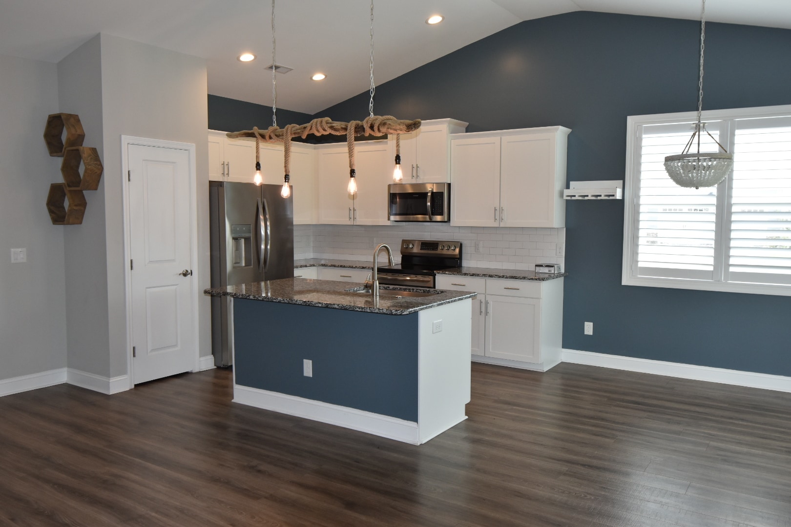 Building Photo - 3005 Primrose Ln