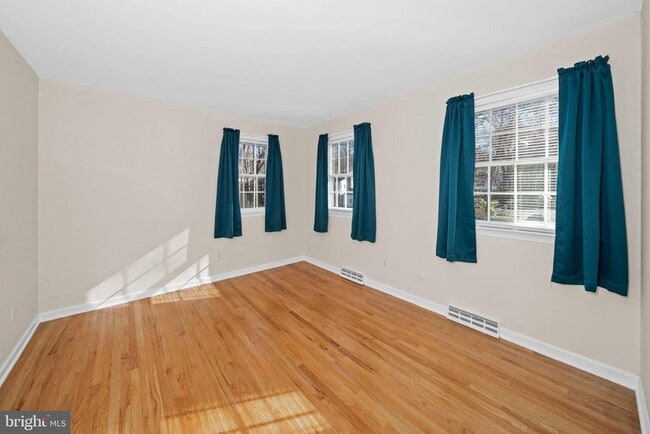 Building Photo - 107 Sorrel Dr