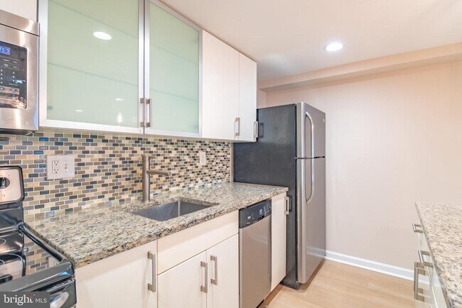 Building Photo - 1459 Chapin St NW