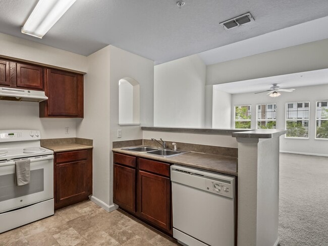 Building Photo - 2801 Chancellorsville Dr