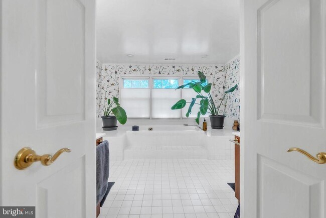 Building Photo - 9708 Meyer Point Dr