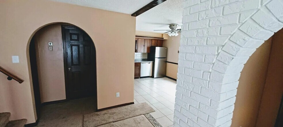 Building Photo - 2111 Oak Meadow Cir