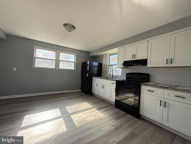 Building Photo - 37 Beaver Ave