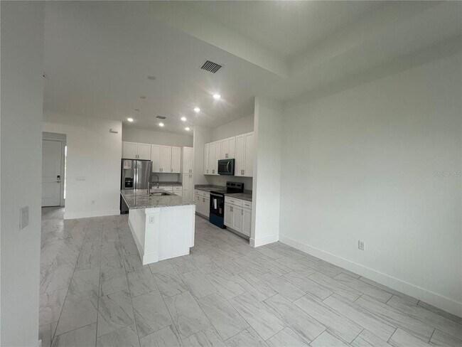 Building Photo - 52 Brig Cir E