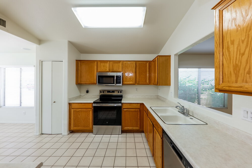 Building Photo - 2217 E Kelton Ln