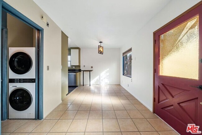 Building Photo - 11585 Riverside Dr