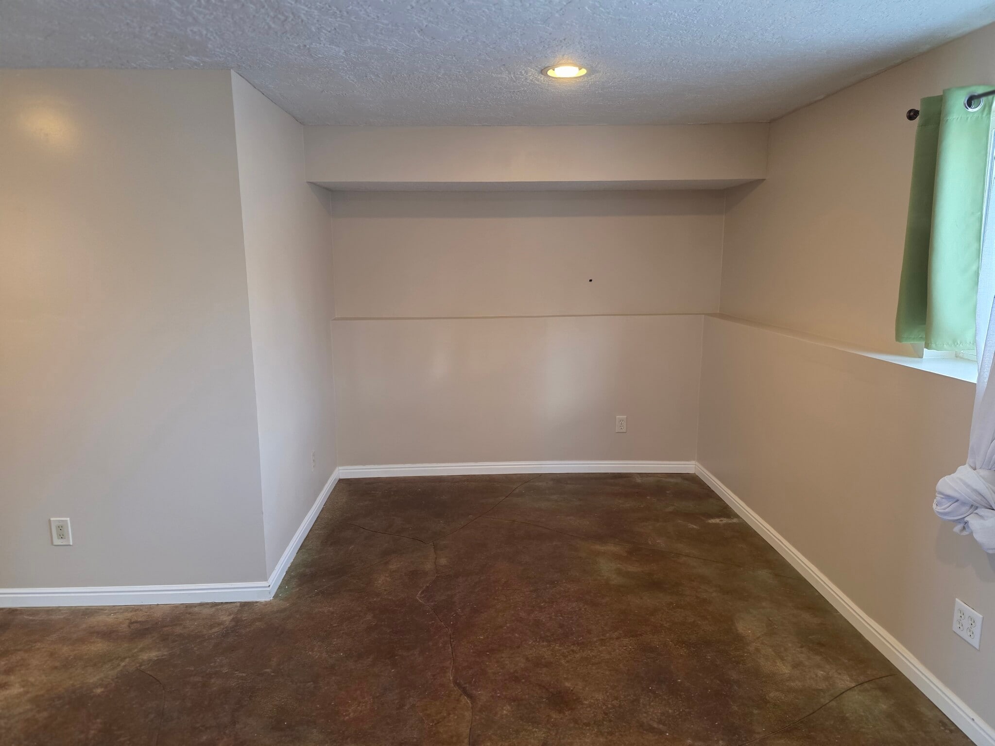 Building Photo - 8827 Gorgoza Dr