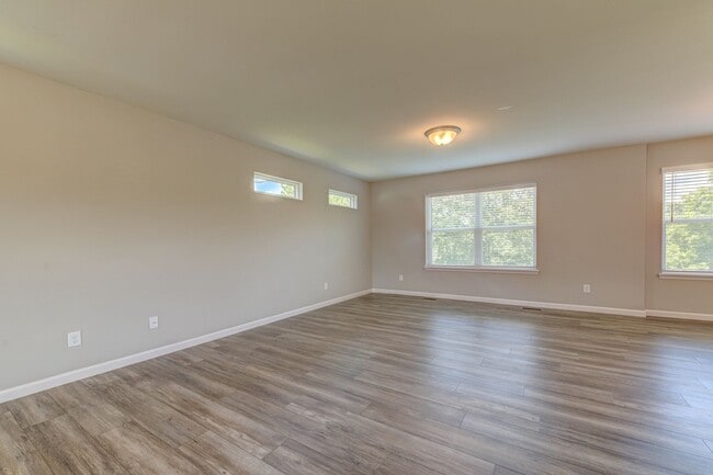 Building Photo - Beautifully Custom Crafted 2-Story Home 3 ...