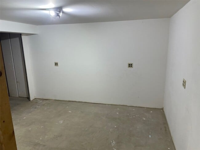 Building Photo - 1662 Knightwood Ln