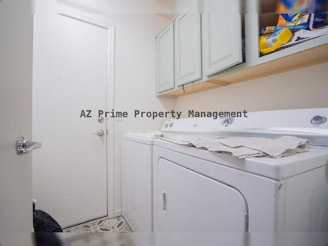 Building Photo - 15160 W Smokey Dr