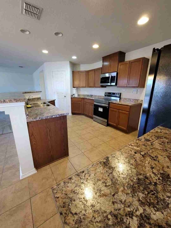 Building Photo - 9134 Wind Crown