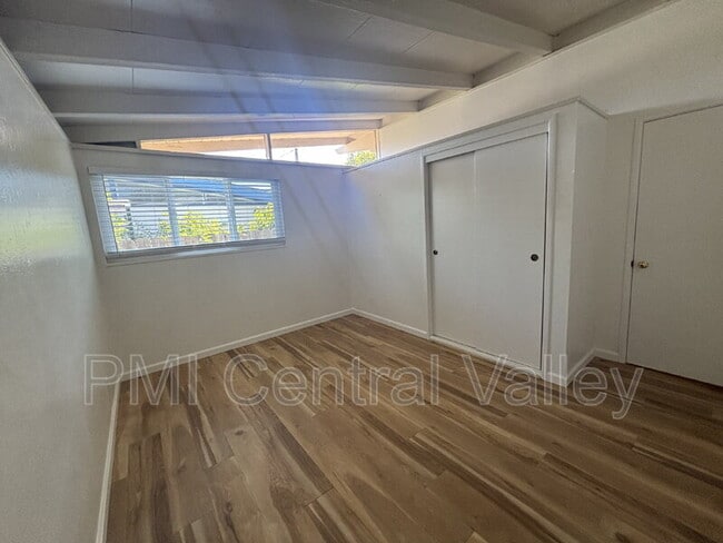 Building Photo - 944 Bridgewood Way