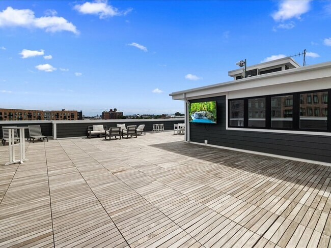 Building Photo - 50 Hichborn St